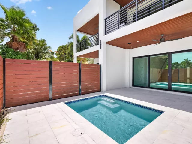 4-bedroom home for rent in Fort Lauderdale - 704 SW 9th Street - MondialRealty