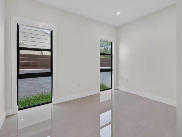 4-bedroom home for rent in Fort Lauderdale - 704 SW 9th Street - MondialRealty