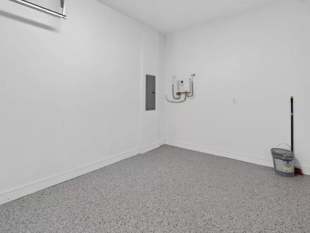 4-bedroom home for rent in Fort Lauderdale - 704 SW 9th Street - MondialRealty