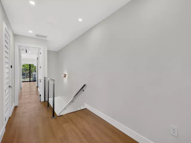4-bedroom home for rent in Fort Lauderdale - 704 SW 9th Street - MondialRealty