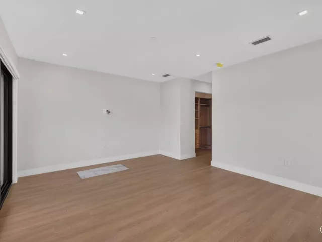 4-bedroom home for rent in Fort Lauderdale - 704 SW 9th Street - MondialRealty