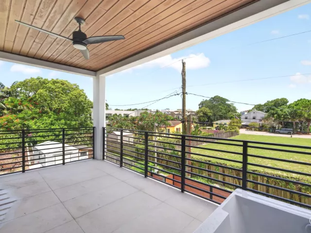 4-bedroom home for rent in Fort Lauderdale - 704 SW 9th Street - MondialRealty