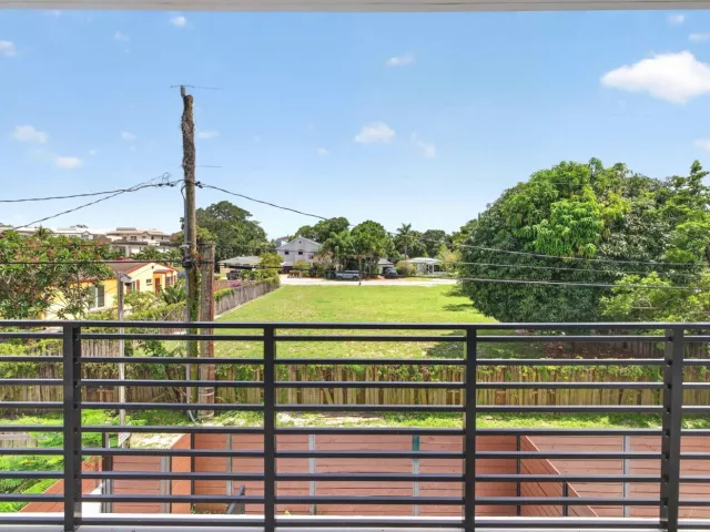 4-bedroom home for rent in Fort Lauderdale - 704 SW 9th Street - MondialRealty