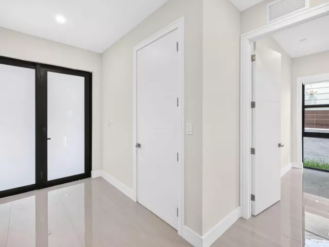 4-bedroom home for rent in Fort Lauderdale - 704 SW 9th Street - MondialRealty