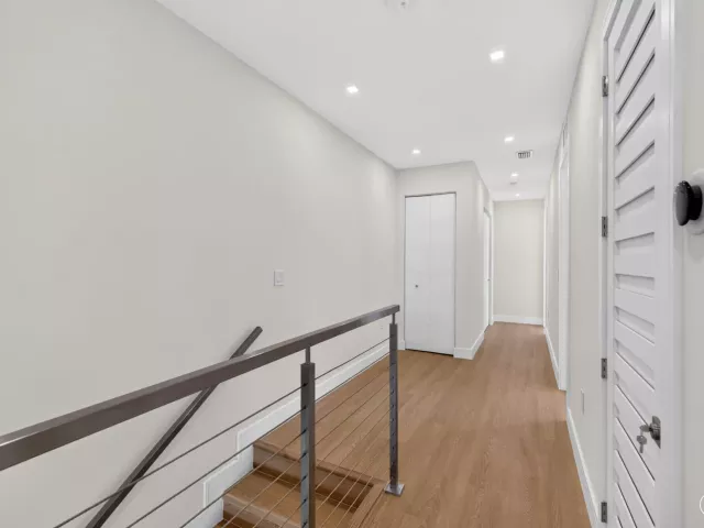 4-bedroom home for rent in Fort Lauderdale - 704 SW 9th Street - MondialRealty