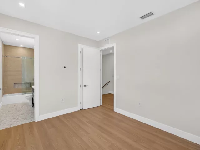 4-bedroom home for rent in Fort Lauderdale - 704 SW 9th Street - MondialRealty