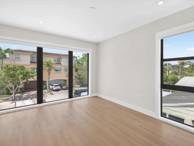4-bedroom home for rent in Fort Lauderdale - 704 SW 9th Street - MondialRealty