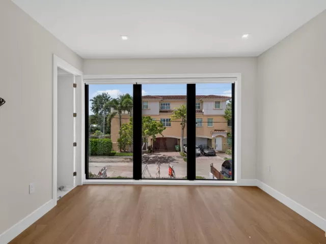 4-bedroom home for rent in Fort Lauderdale - 704 SW 9th Street - MondialRealty