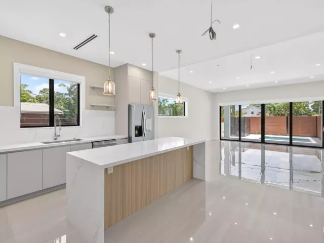 4-bedroom home for rent in Fort Lauderdale - 704 SW 9th Street - MondialRealty