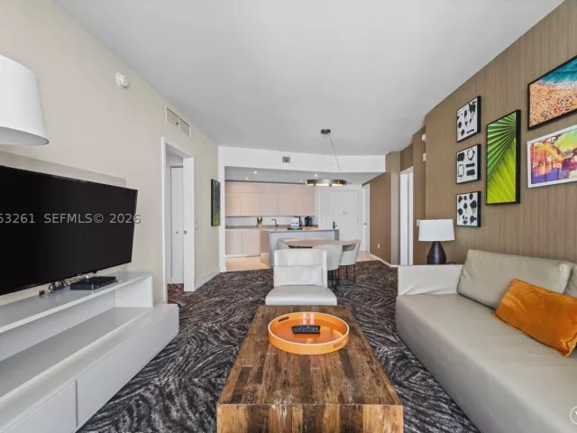2-bedroom condo for sale in Hollywood - 4111 S Ocean Dr 1406 - MondialRealty