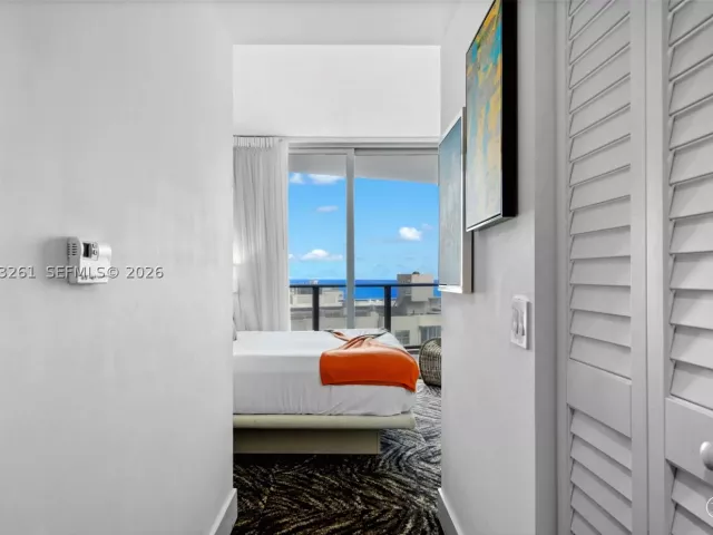 2-bedroom condo for sale in Hollywood - 4111 S Ocean Dr 1406 - MondialRealty