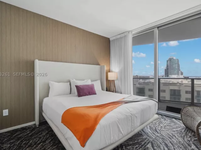 2-bedroom condo for sale in Hollywood - 4111 S Ocean Dr 1406 - MondialRealty
