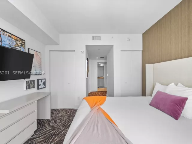 2-bedroom condo for sale in Hollywood - 4111 S Ocean Dr 1406 - MondialRealty