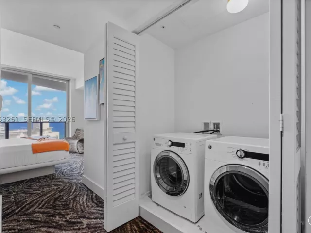 2-bedroom condo for sale in Hollywood - 4111 S Ocean Dr 1406 - MondialRealty