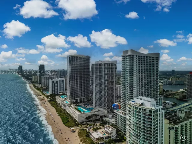 2-bedroom condo for sale in Hollywood - 4111 S Ocean Dr 1406 - MondialRealty