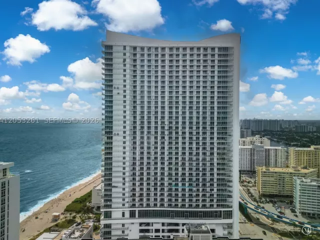 2-bedroom condo for sale in Hollywood - 4111 S Ocean Dr 1406 - MondialRealty