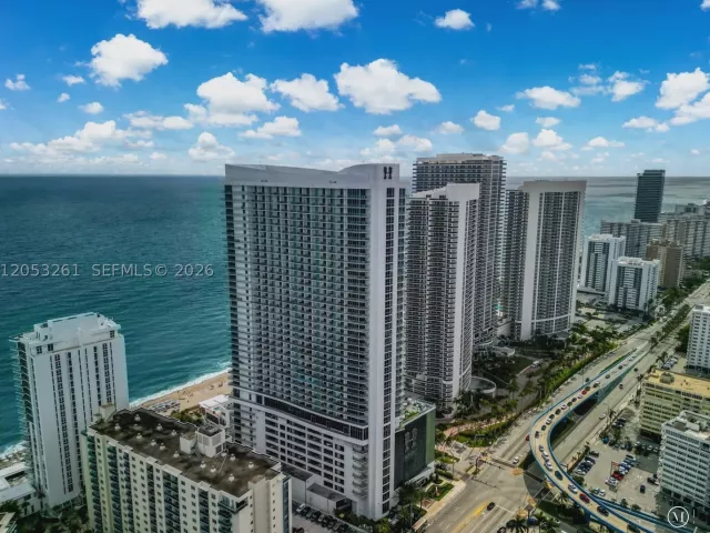 2-bedroom condo for sale in Hollywood - 4111 S Ocean Dr 1406 - MondialRealty