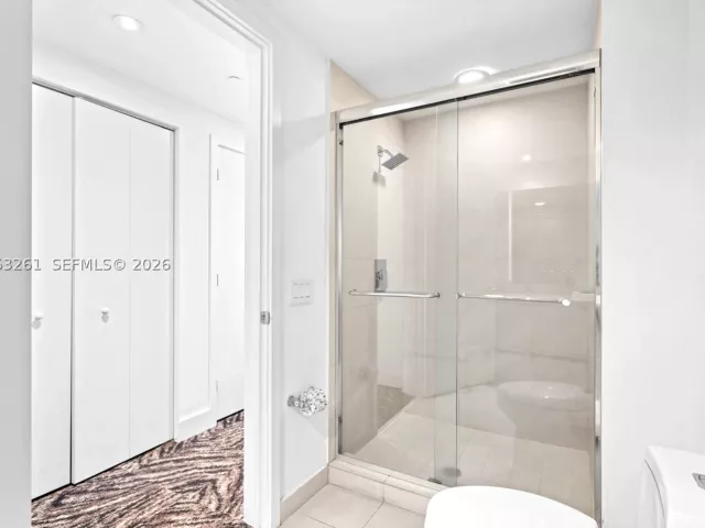 2-bedroom condo for sale in Hollywood - 4111 S Ocean Dr 1406 - MondialRealty