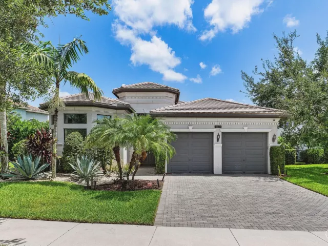 3-bedroom home for sale in Delray Beach - 16872 Pavilion Way - MondialRealty