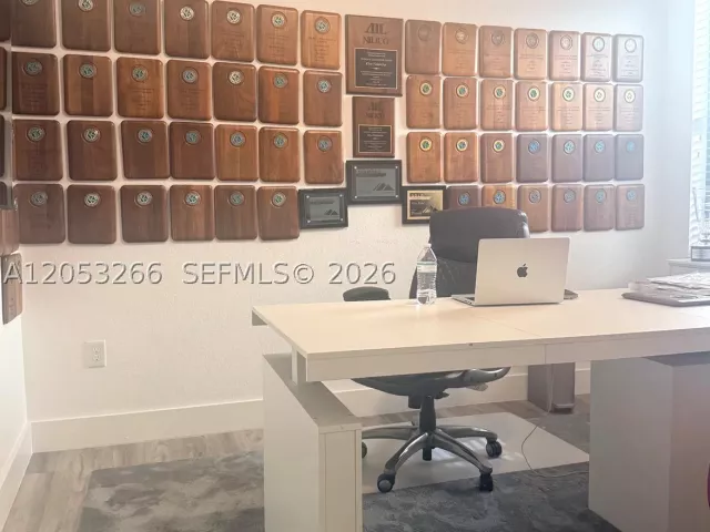 4-bedroom home for rent in Doral - 10057 NW 88th Ter - MondialRealty