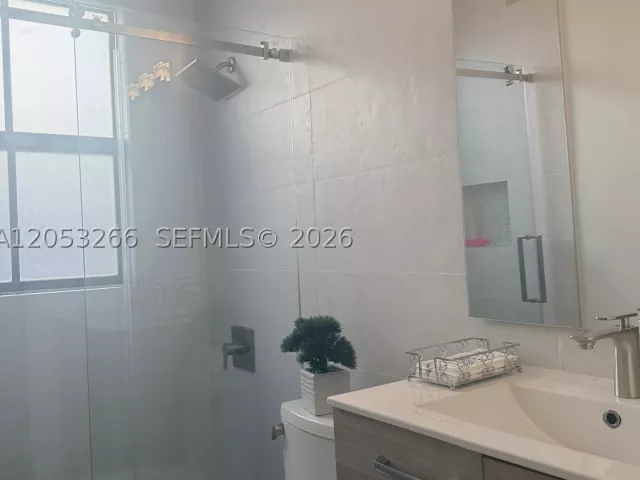 4-bedroom home for rent in Doral - 10057 NW 88th Ter - MondialRealty