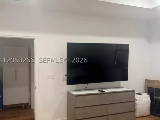 4-bedroom home for rent in Doral - 10057 NW 88th Ter - MondialRealty