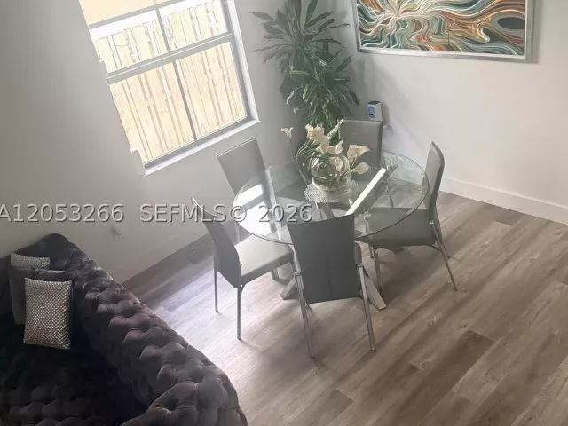 4-bedroom home for rent in Doral - 10057 NW 88th Ter - MondialRealty