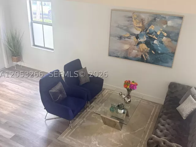 4-bedroom home for rent in Doral - 10057 NW 88th Ter - MondialRealty