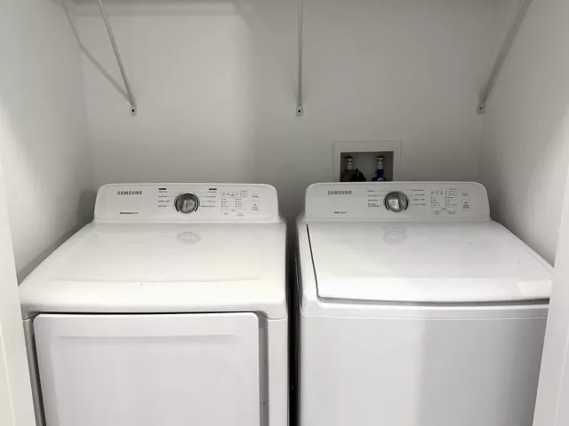 2-bedroom home for rent in Fort Lauderdale - 815 NE 17TH Avenue 3 - MondialRealty