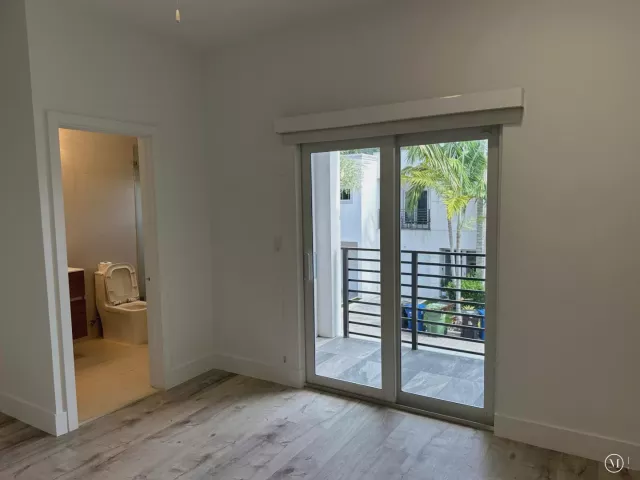 2-bedroom home for rent in Fort Lauderdale - 815 NE 17TH Avenue 3 - MondialRealty