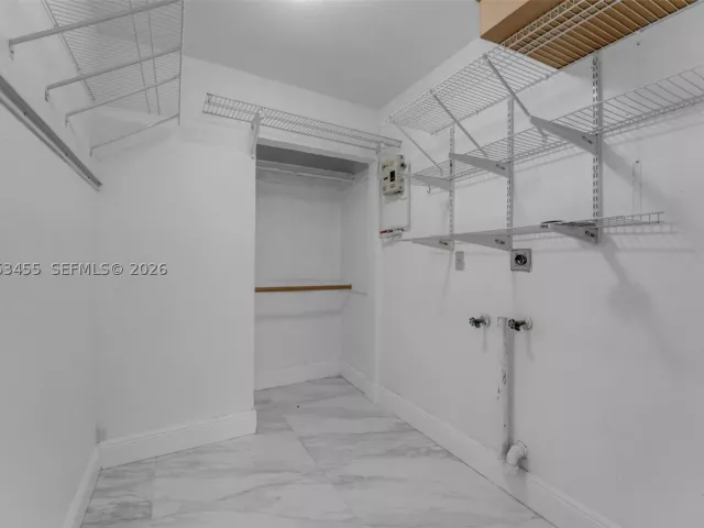 3-bedroom home for sale in Miami - 2900 SW 98th Ave - MondialRealty