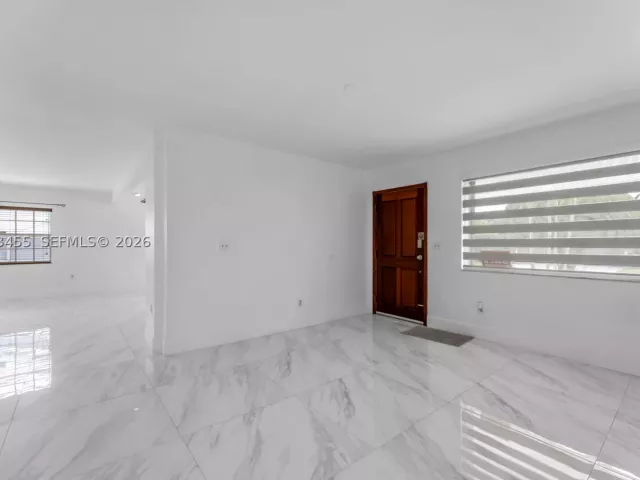 3-bedroom home for sale in Miami - 2900 SW 98th Ave - MondialRealty