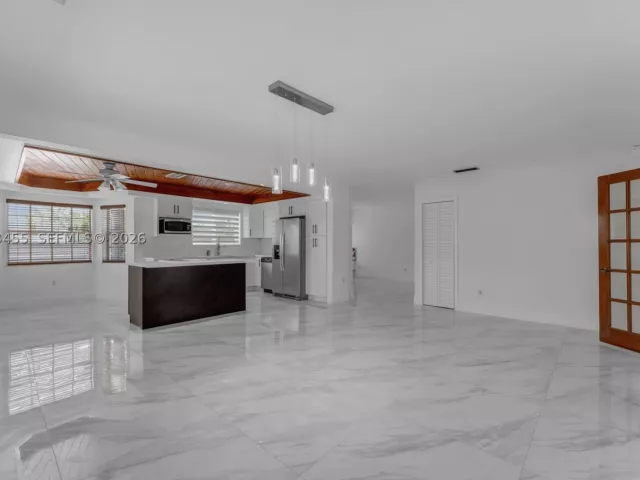 3-bedroom home for sale in Miami - 2900 SW 98th Ave - MondialRealty
