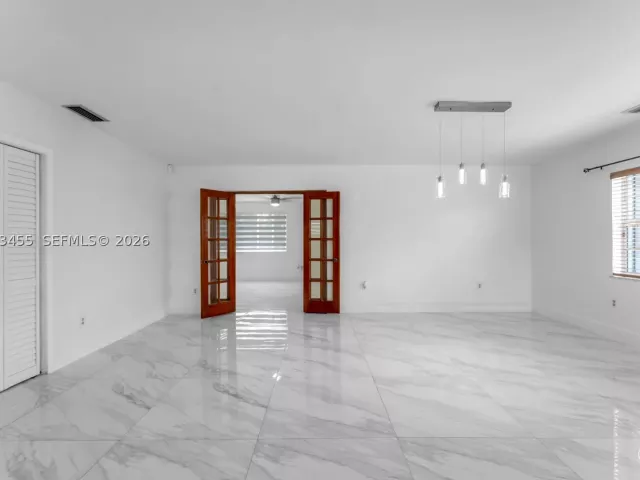3-bedroom home for sale in Miami - 2900 SW 98th Ave - MondialRealty