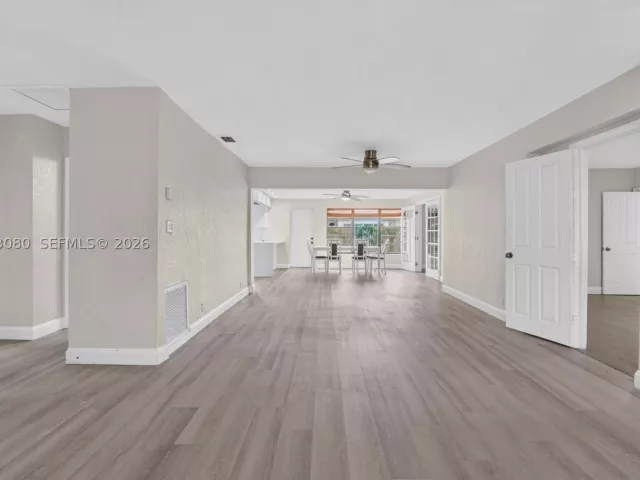 3-bedroom home for rent in Fort Lauderdale - 649 W Evanston Cir - MondialRealty