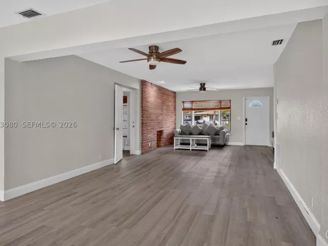 3-bedroom home for rent in Fort Lauderdale - 649 W Evanston Cir - MondialRealty