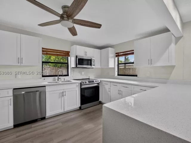 3-bedroom home for rent in Fort Lauderdale - 649 W Evanston Cir - MondialRealty