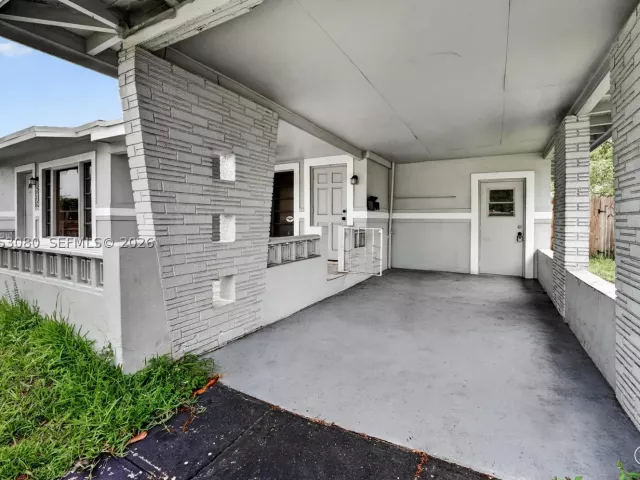 3-bedroom home for rent in Fort Lauderdale - 649 W Evanston Cir - MondialRealty