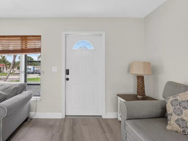3-bedroom home for rent in Fort Lauderdale - 649 W Evanston Cir - MondialRealty