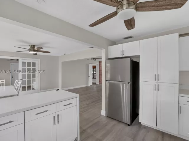 4-bedroom home for rent in Fort Lauderdale - 649 W Evanston Cir - MondialRealty