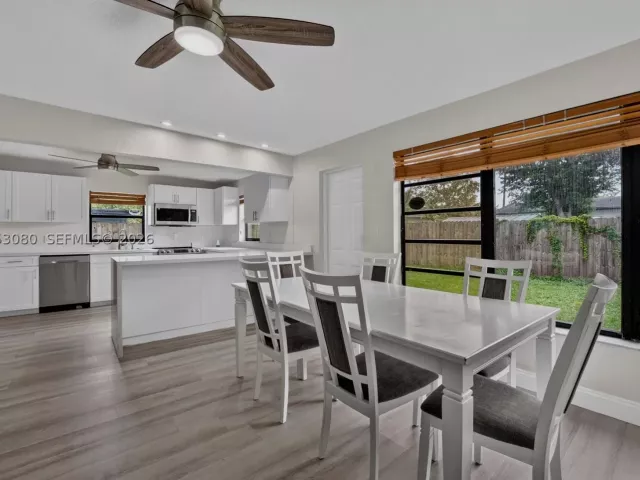 4-bedroom home for rent in Fort Lauderdale - 649 W Evanston Cir - MondialRealty
