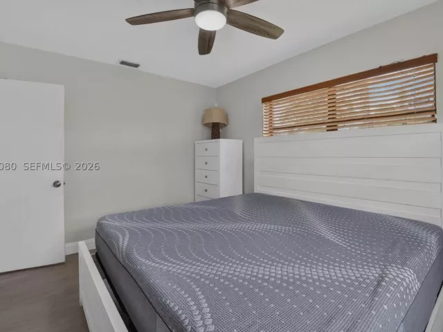 4-bedroom home for rent in Fort Lauderdale - 649 W Evanston Cir - MondialRealty