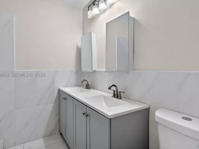 4-bedroom home for rent in Fort Lauderdale - 649 W Evanston Cir - MondialRealty