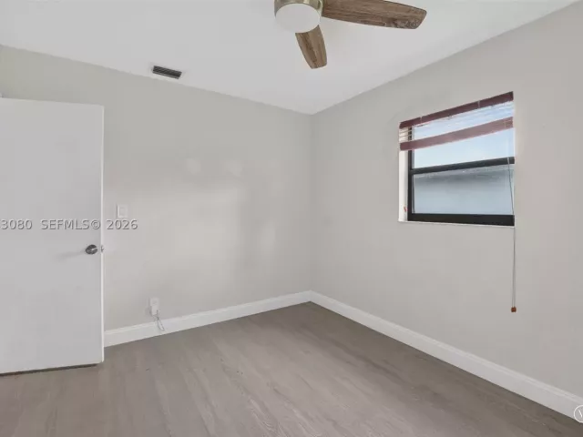 4-bedroom home for rent in Fort Lauderdale - 649 W Evanston Cir - MondialRealty