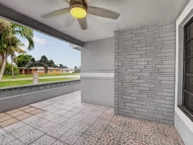 4-bedroom home for rent in Fort Lauderdale - 649 W Evanston Cir - MondialRealty
