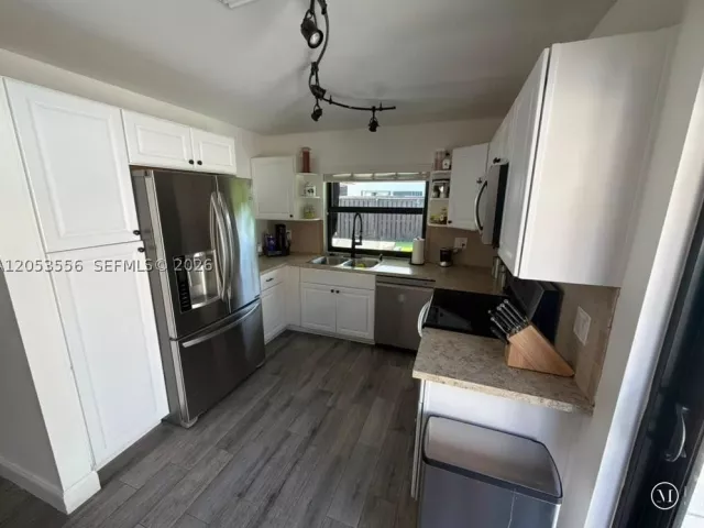 2-bedroom home for sale in Pembroke Pines - 1490 Flamingo Ct - MondialRealty
