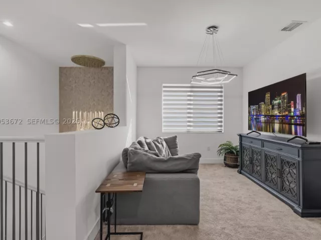 3-bedroom home for rent in Doral - 4374 NW 81st Ave - MondialRealty