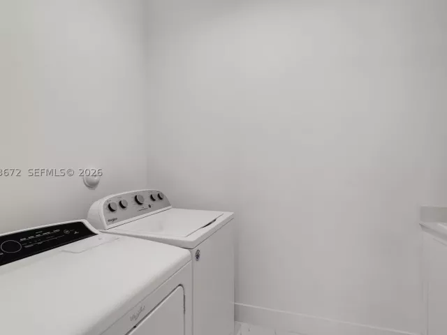 3-bedroom home for rent in Doral - 4374 NW 81st Ave - MondialRealty