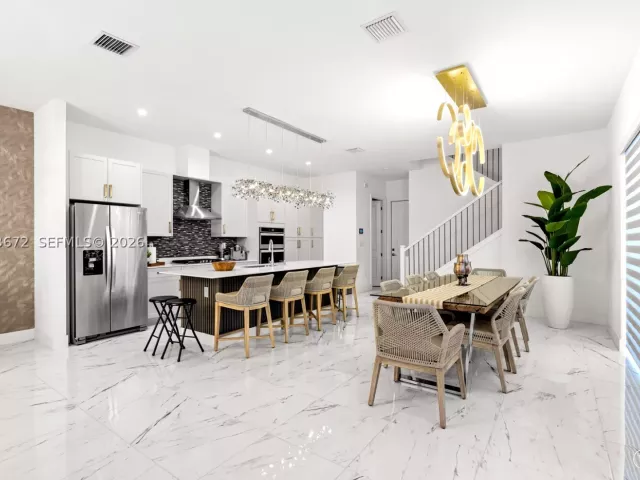 3-bedroom home for rent in Doral - 4374 NW 81st Ave - MondialRealty