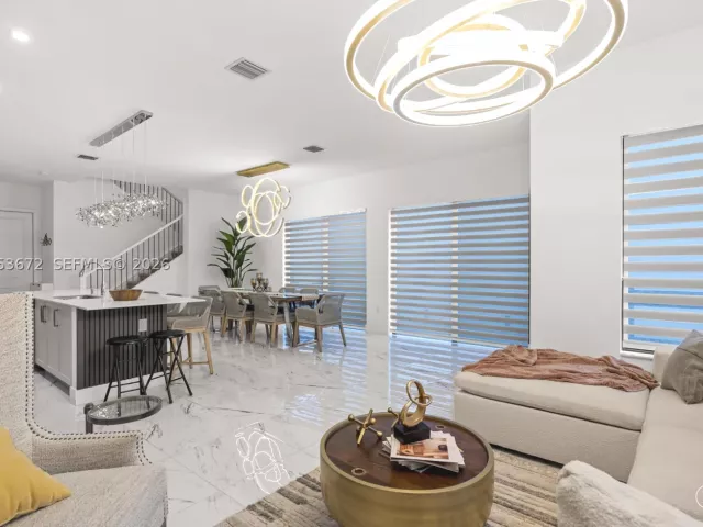 3-bedroom home for rent in Doral - 4374 NW 81st Ave - MondialRealty